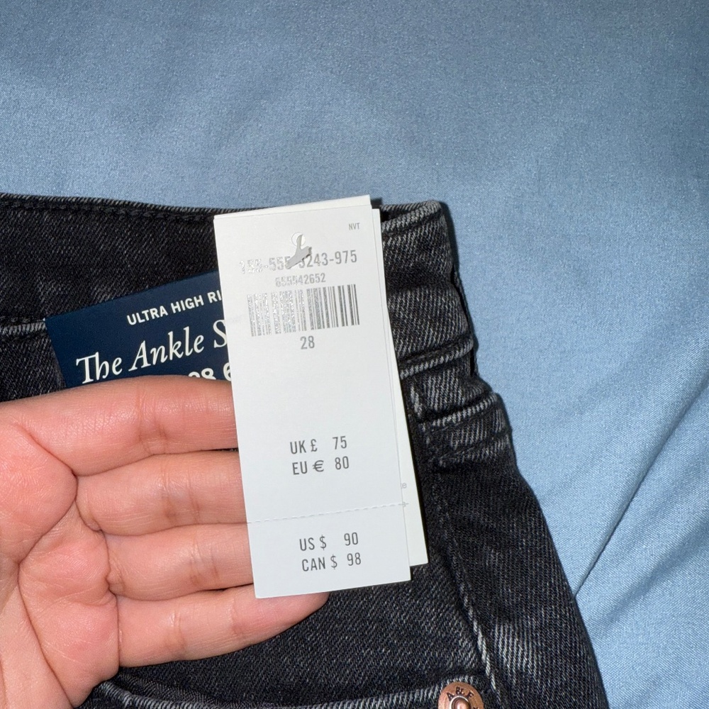 Abercrombie Curve Love Ultra High Rise Ankle Straight Jean - Picture 7 of 7